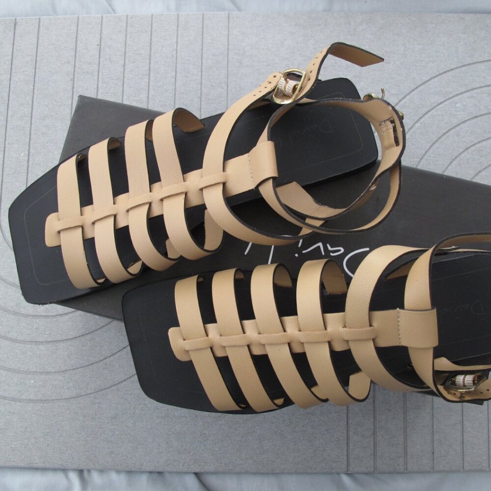 Flat sandals Size 6 Beige Color  David Isaac SENSATION NWT 🆕